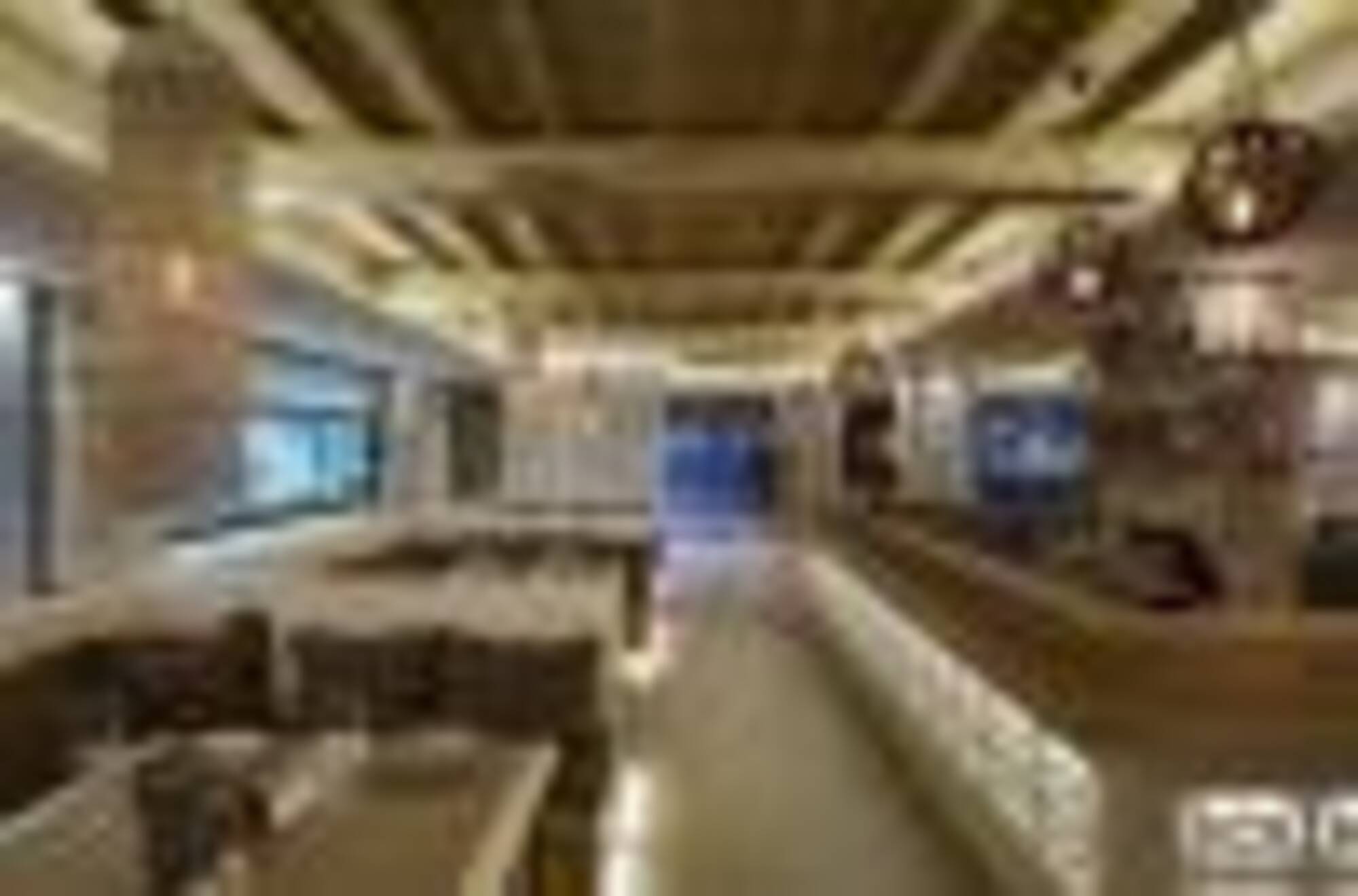 / PERLA KITCHEN BAR & CAFE