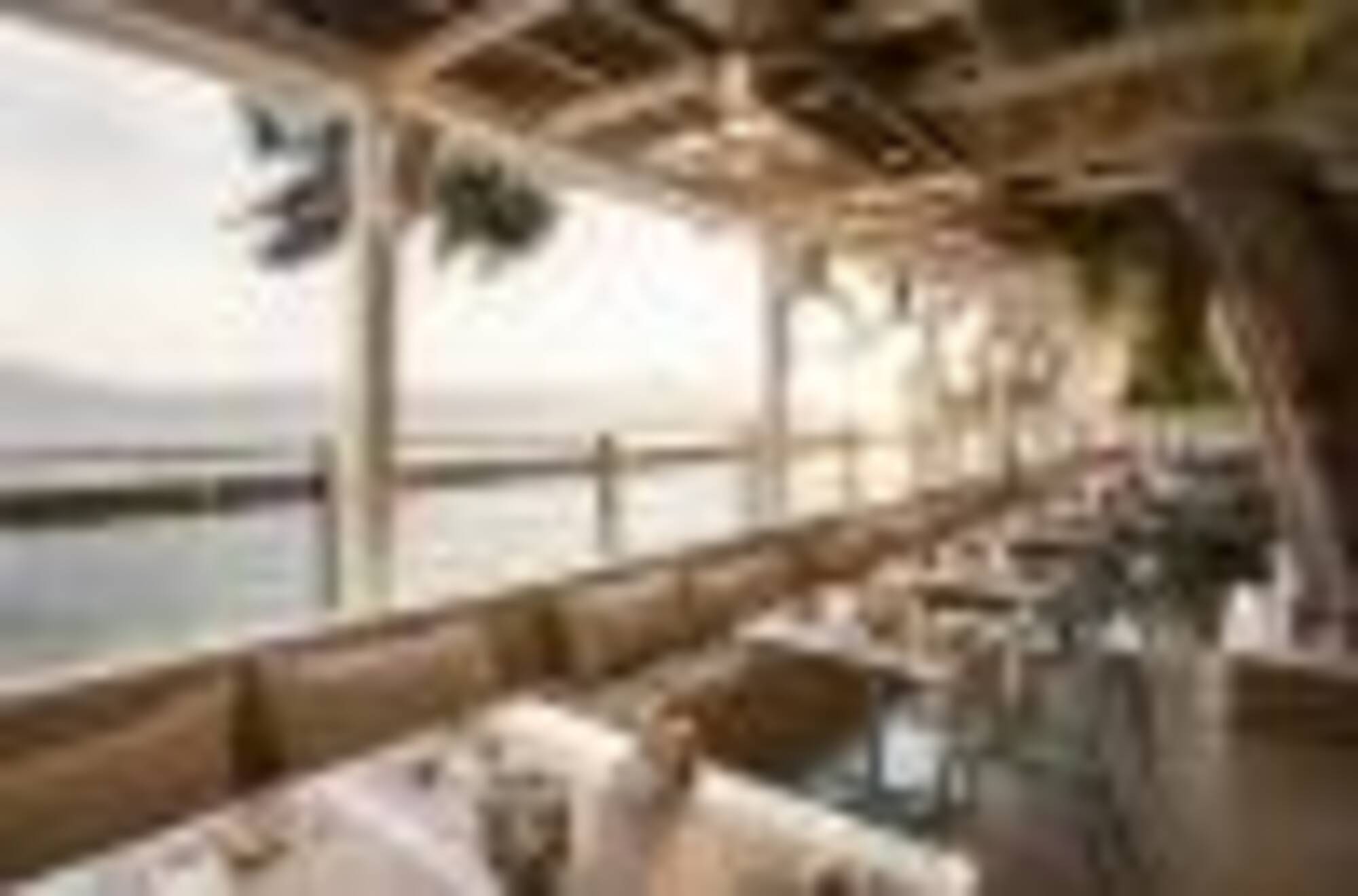 / PERLA KITCHEN BAR & CAFE