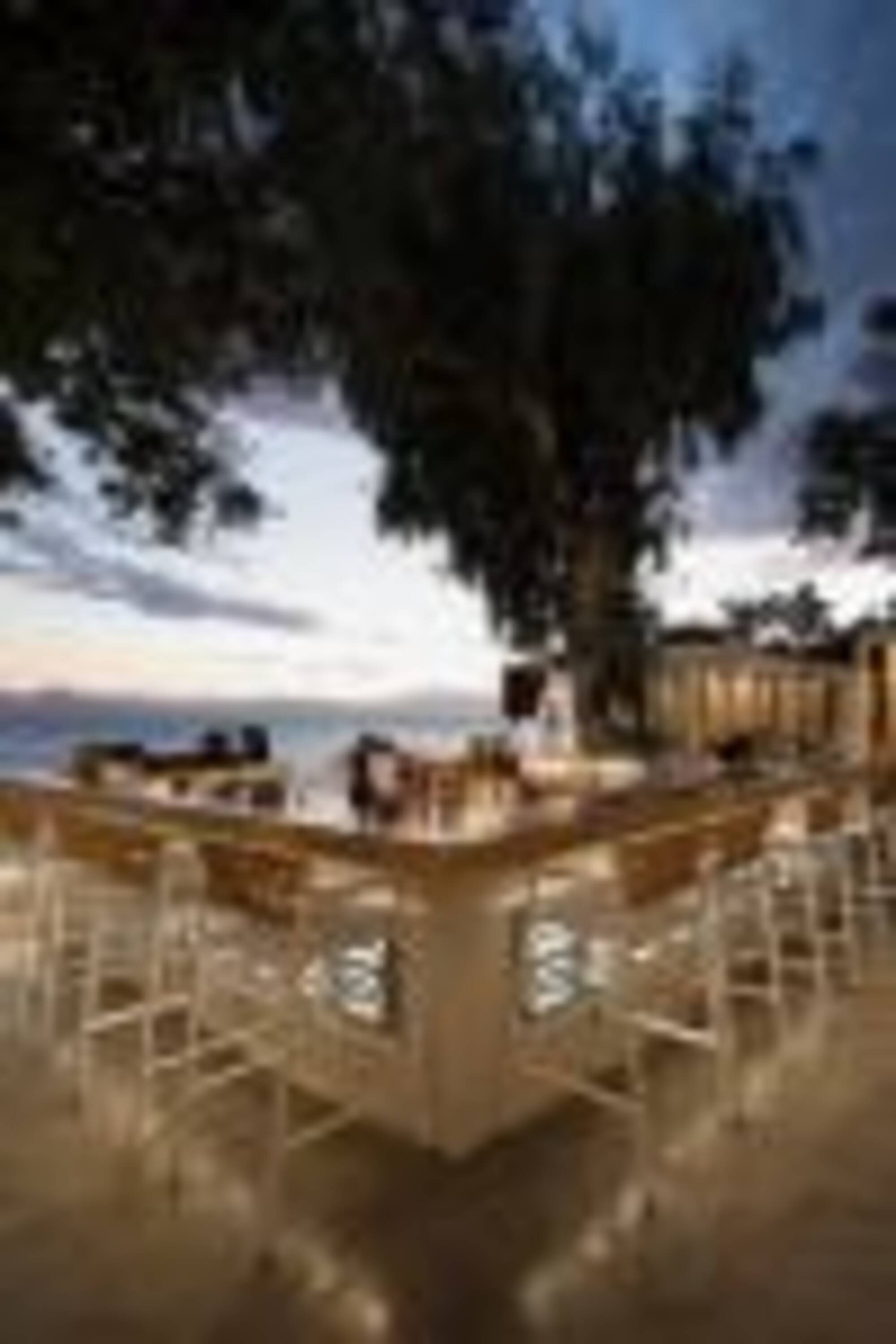 / PERLA KITCHEN BAR & CAFE