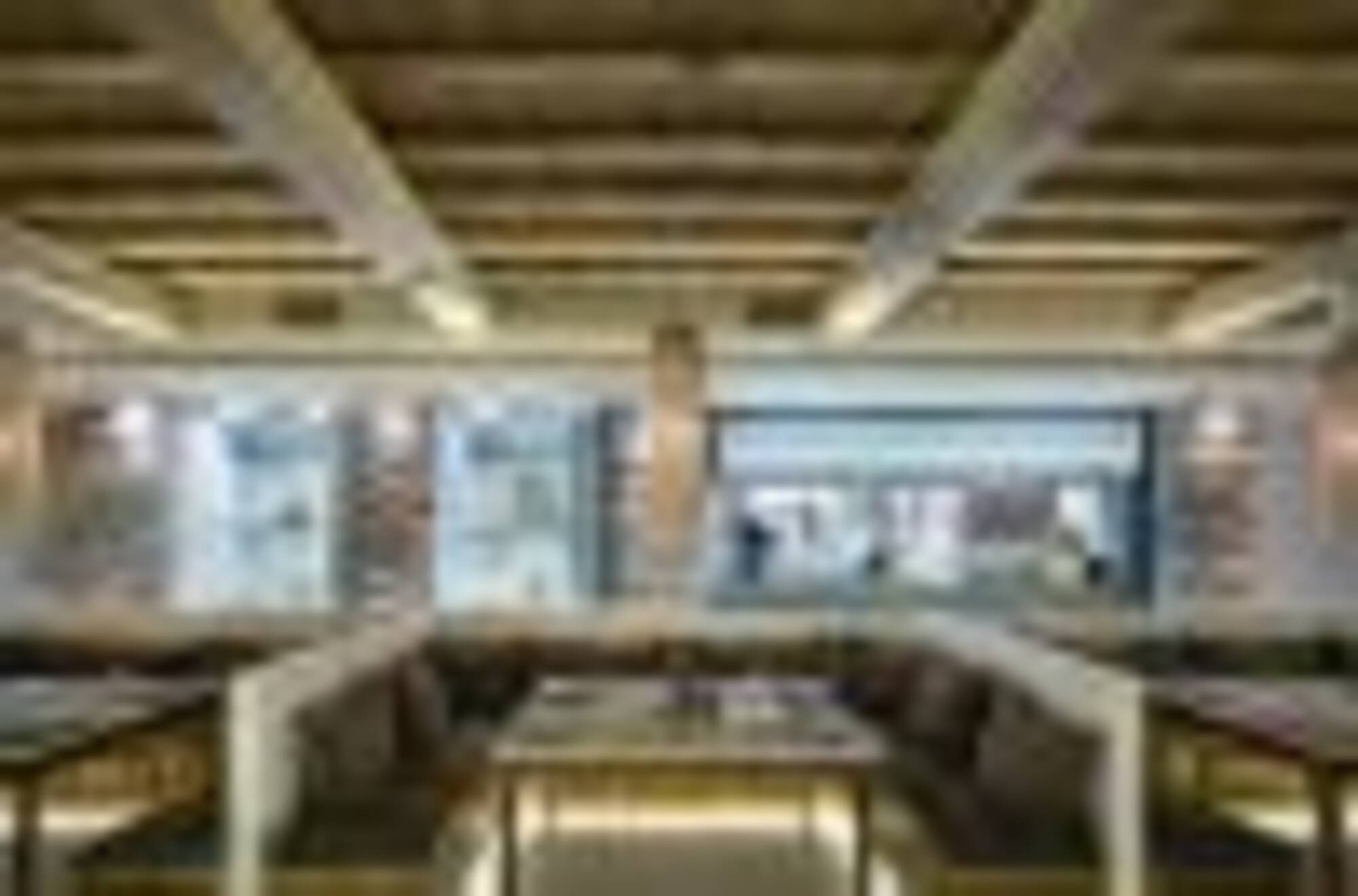 / PERLA KITCHEN BAR & CAFE