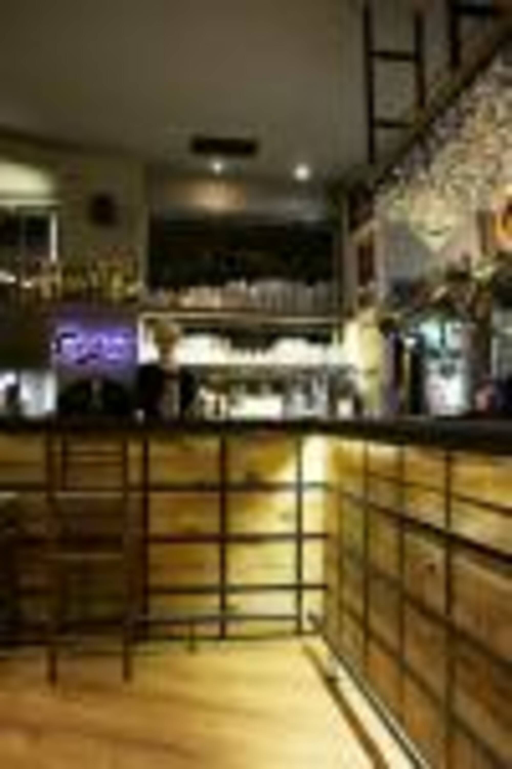  / BEEROLOGY BAR