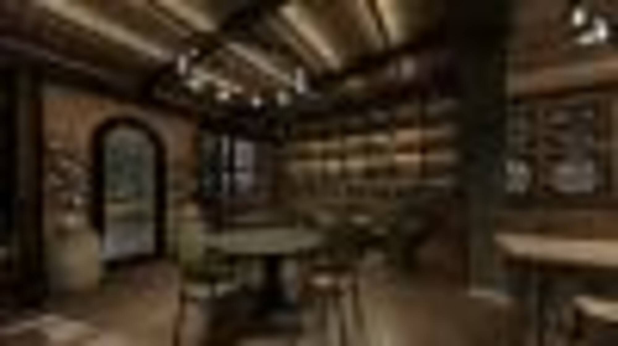 VARVARAS_13 - Photo.jpg / BIRMINGHAM BEER HOUSE