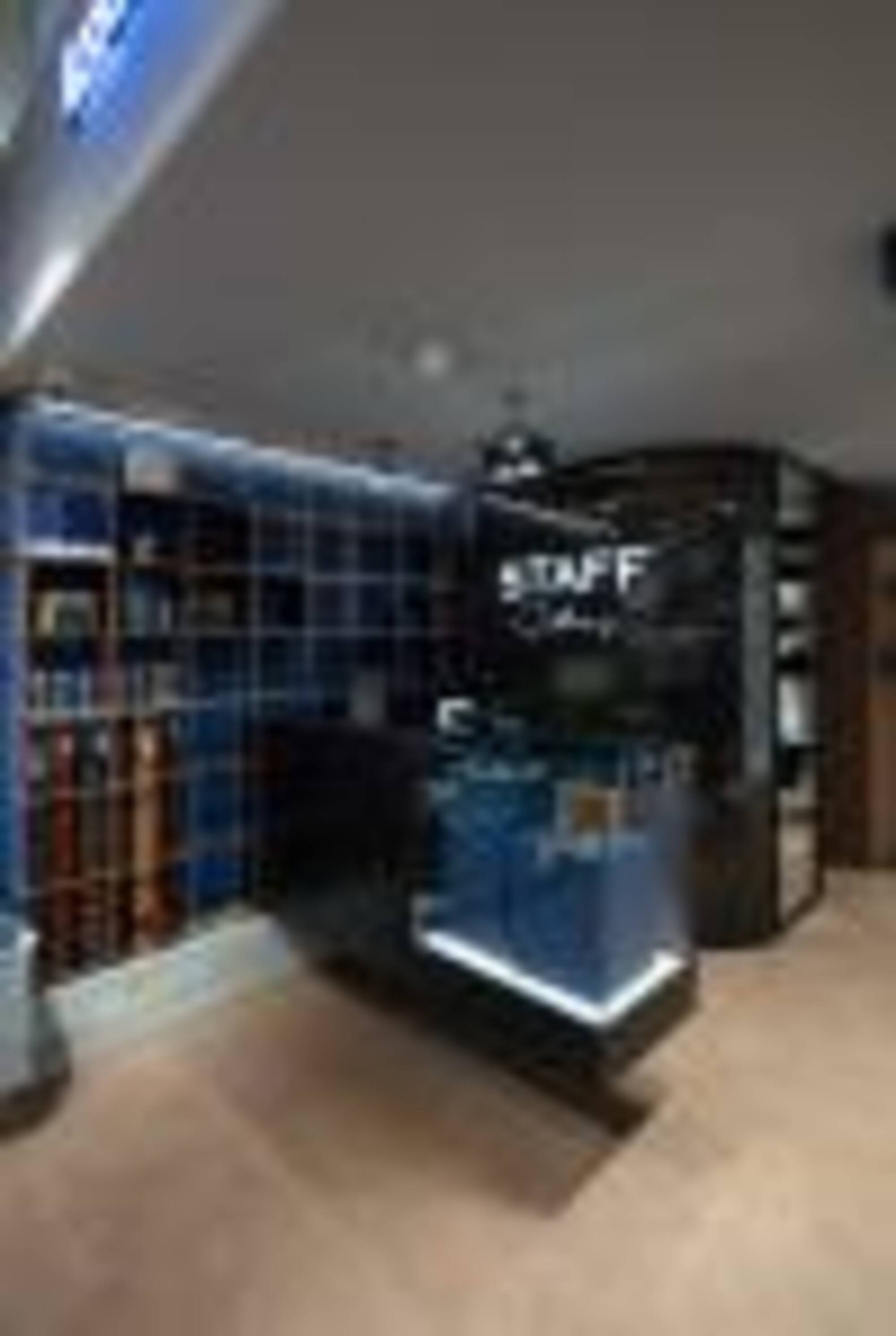 staff_chalandri_web-5.jpg / BLUE STAFF GALLERY | CHALANDRI, ATHENS